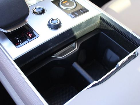 Used 2023 Land Rover Range Rover SE image 29