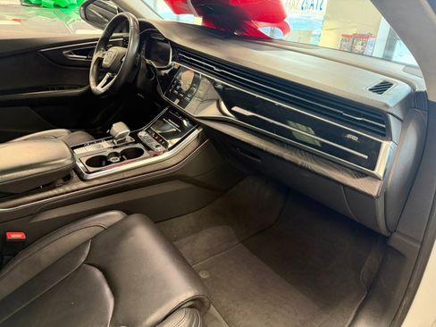 Used 2020 Audi Q8 Prestige w/ Prestige Package image 34