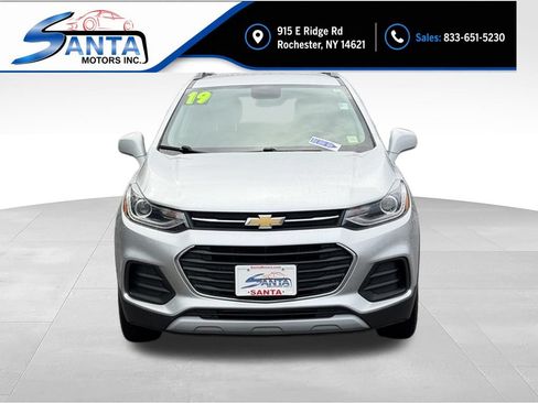 Used 2019 Chevrolet Trax LT w/ LT Convenience Package AWD/4WD image 2