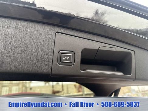 Used 2023 Cadillac XT4 Premium Luxury AWD/4WD image 8