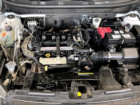 Used 2021 Nissan Kicks S FWD image 9