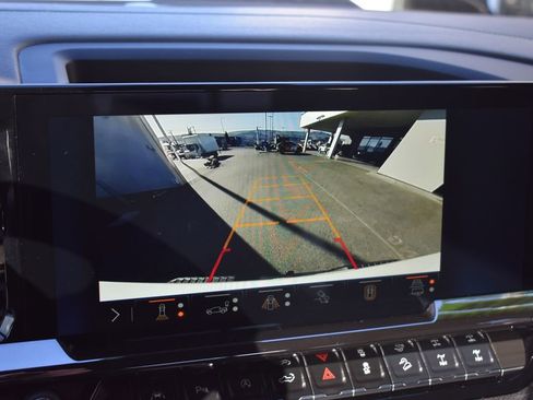 Certified 2025 Chevrolet Silverado 1500 ZR2 w/ Technology Package image 21