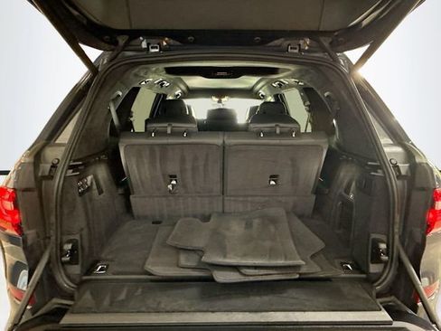 Used 2021 BMW X7 M50i image 29