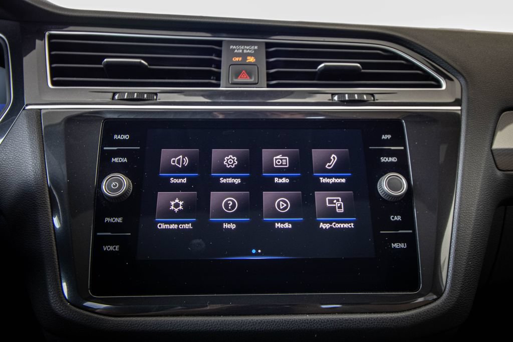 Certified 2024 Volkswagen Tiguan SE R-Line FWD image 39