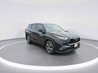 Used 2020 Toyota Highlander XLE AWD/4WD video 2