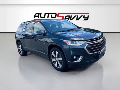 Used 2021 Chevrolet Traverse LT w/ LT Premium Package FWD image 1