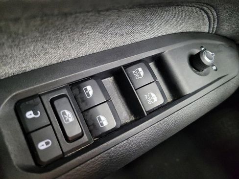 Used 2024 Jeep Compass Latitude image 27