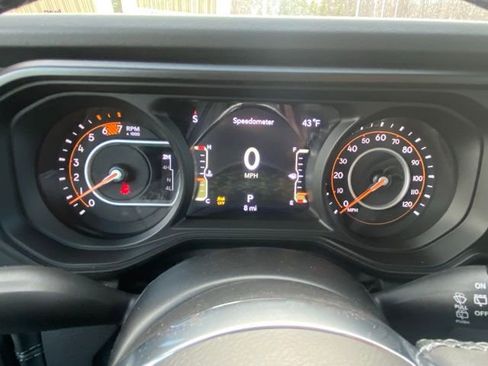New 2026 Jeep Wrangler Unlimited Sahara AWD/4WD image 19