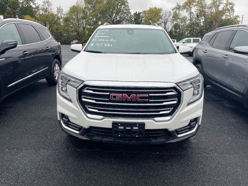 Used 2024 GMC Terrain SLT w/ Infotainment Package II image 5