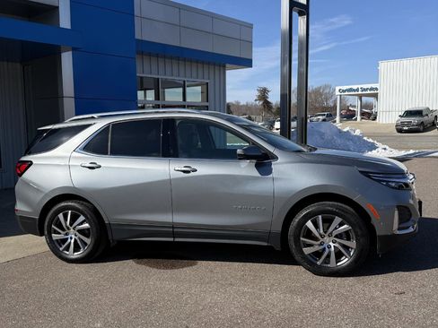 Used 2023 Chevrolet Equinox Premier image 11