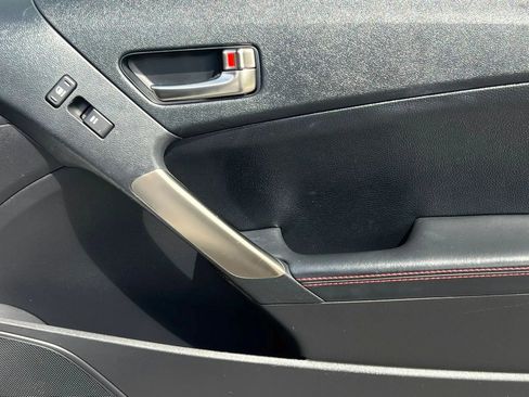 Used 2015 Hyundai Genesis 3.8 RWD image 37