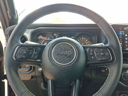 Used 2025 Jeep Wrangler Sport AWD/4WD image 16