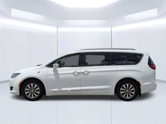 Used 2020 Chrysler Pacifica Limited w/ Advanced Safetytec Group FWD video 2