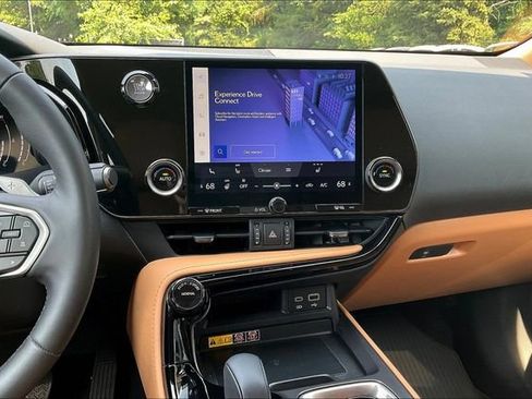 Certified 2025 Lexus NX 350 AWD w/ Accessory Package (2T) image 9