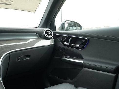 Used 2026 Mercedes-Benz GLC 300 4MATIC image 25