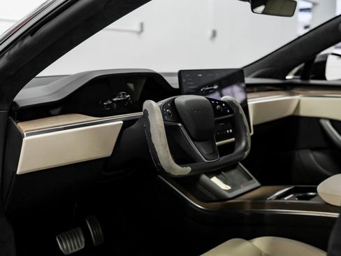 Used 2023 Tesla Model S Standard Range image 3