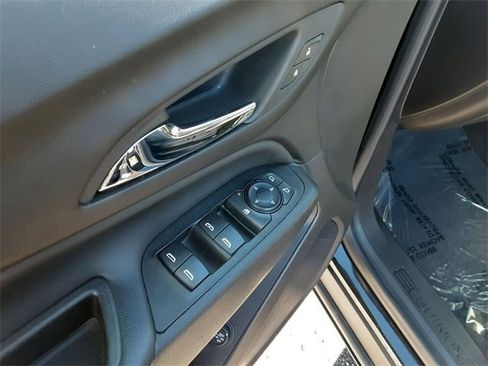 Used 2024 Chevrolet Equinox LT image 13