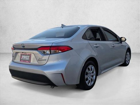 Used 2023 Toyota Corolla LE image 5