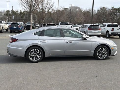 Used 2023 Hyundai Sonata SEL image 14