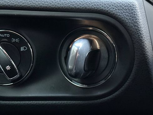 Used 2022 Porsche Macan image 35