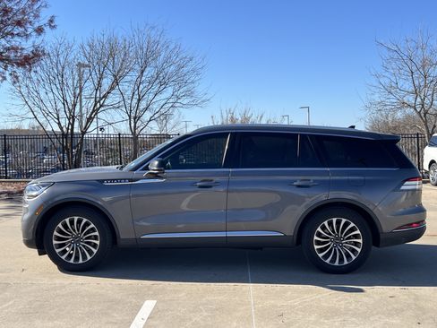 Used 2022 Lincoln Aviator Reserve w/ Elements Package Plus image 4