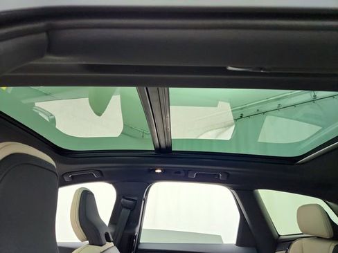 New 2026 Volvo XC60 B5 Plus w/ Climate Package image 18