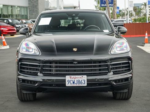 Used 2023 Porsche Cayenne Platinum Edition AWD/4WD image 2
