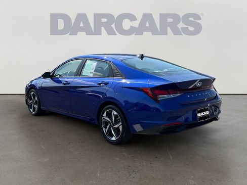 Used 2023 Hyundai Elantra SEL w/ Convenience Package FWD image 5
