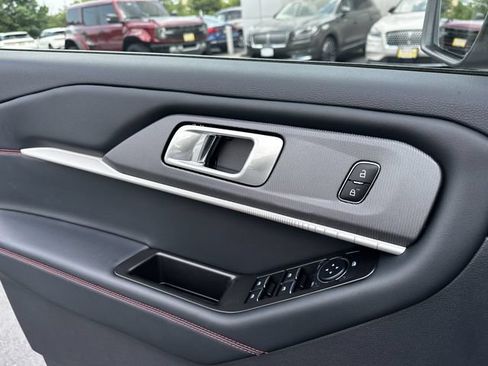Certified 2025 Ford Explorer ST-Line AWD/4WD image 32