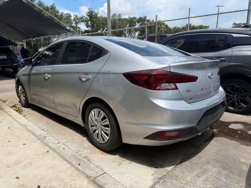 Used 2019 Hyundai Elantra SE w/ Cargo Package FWD image 5