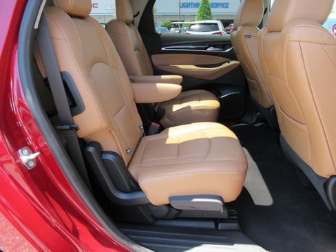 Used 2018 Buick Enclave Premium FWD image 28