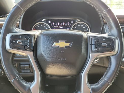 Used 2021 Chevrolet Suburban Premier w/ Premium Package AWD/4WD image 22