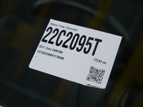 Used 2017 GMC Canyon SLE w/ All Terrain X Package image 32