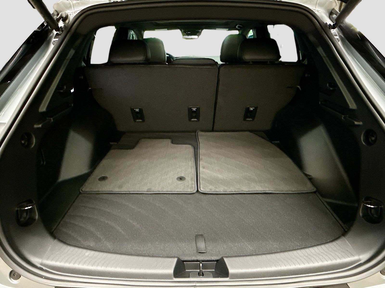 New 2026 Chevrolet Equinox EV LT FWD image 30