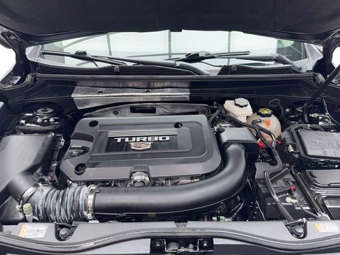 Used 2022 Cadillac XT4 Luxury w/ Cold Weather Package image 18