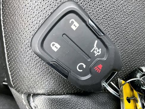 Used 2022 GMC Terrain SLT w/ Tech Package image 15