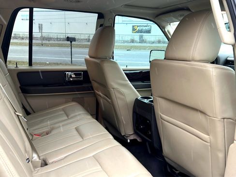 Used 2016 Lincoln Navigator Reserve image 10