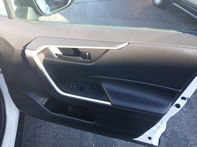 Used 2021 Toyota RAV4 LE FWD image 32