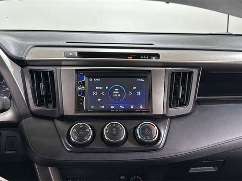 Used 2017 Toyota RAV4 LE image 10