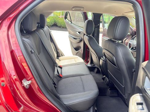 Used 2023 Buick Encore GX Preferred w/ Cold Weather Comfort Package AWD/4WD image 32