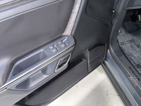 Used 2023 Rivian R1T Adventure image 13