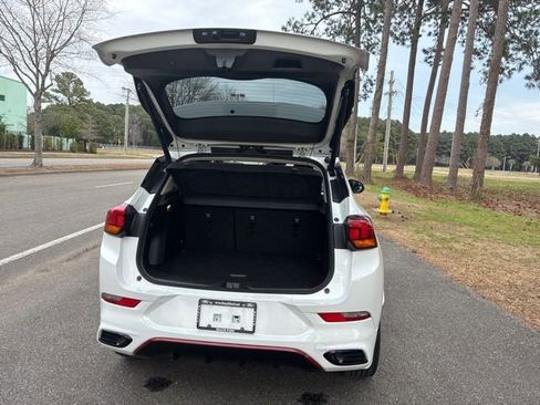 Used 2022 Buick Encore GX Select w/ Sport Touring Package image 17