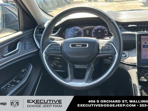 Used 2022 Jeep Grand Cherokee L Limited AWD/4WD image 24