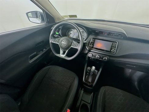 Used 2022 Nissan Kicks S image 9
