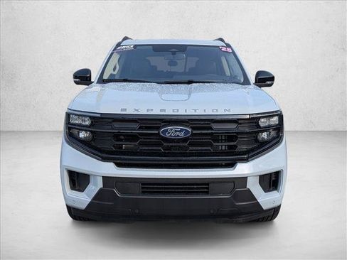 Certified 2025 Ford Expedition Active RWD image 2