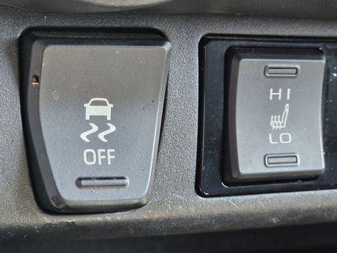 Used 2021 Toyota RAV4 XSE AWD/4WD image 6