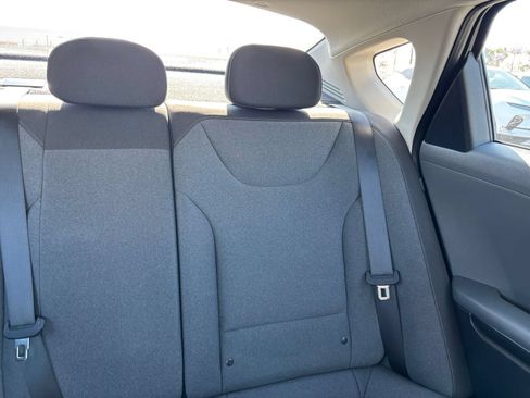Used 2025 Kia K4 FWD image 39