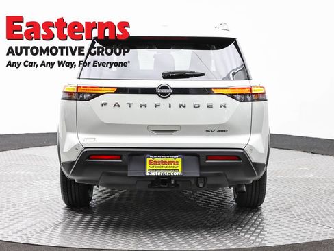 Used 2023 Nissan Pathfinder SV w/ SV Premium Package AWD/4WD image 6