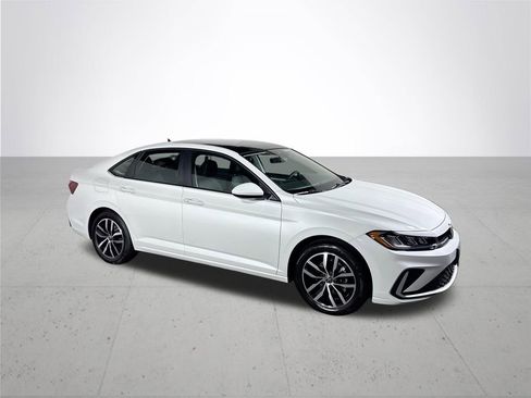 New 2026 Volkswagen Jetta SE image 4
