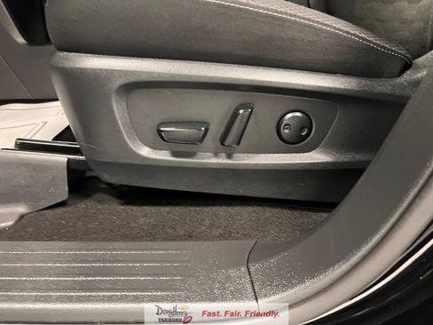 Used 2025 Nissan Pathfinder SV FWD image 29